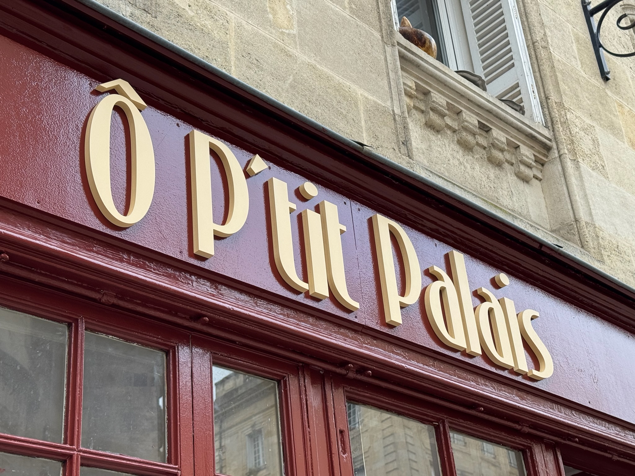 LETTRES DÉCOUPÉES